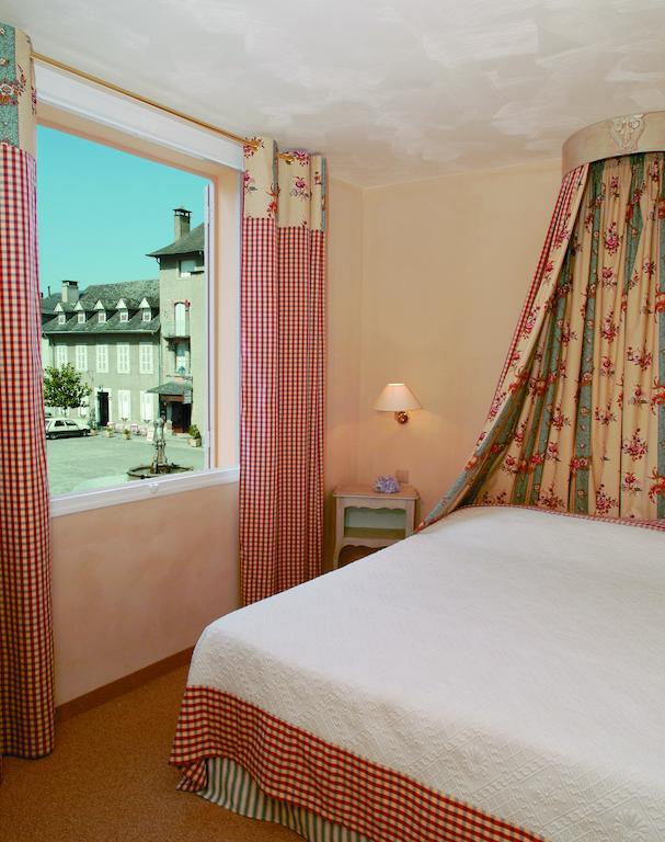 Hotel Le Viscos Saint-Savin  Zimmer foto